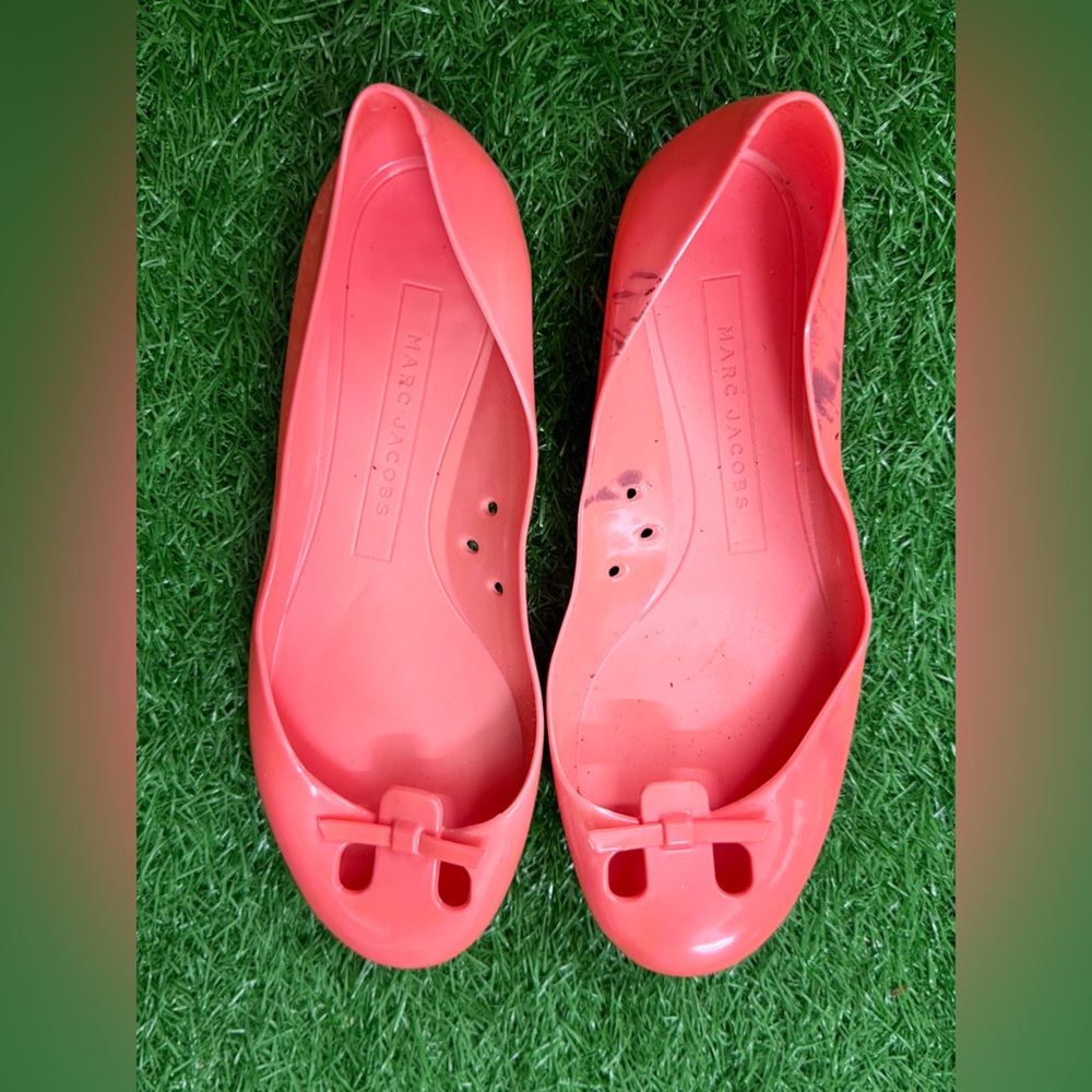 Marc Jacobs Women's Plastic Coral Flats Size 37